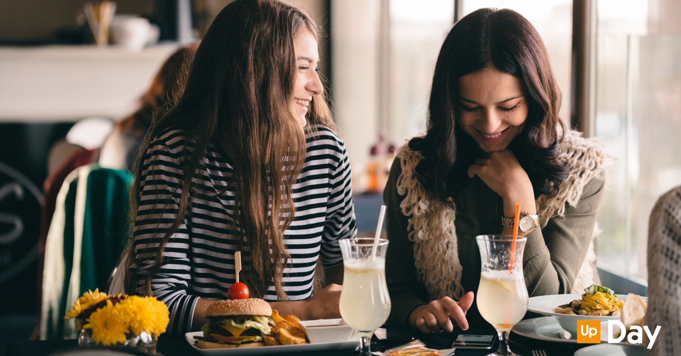 Buoni pasto aziendali: due donne a pranzo